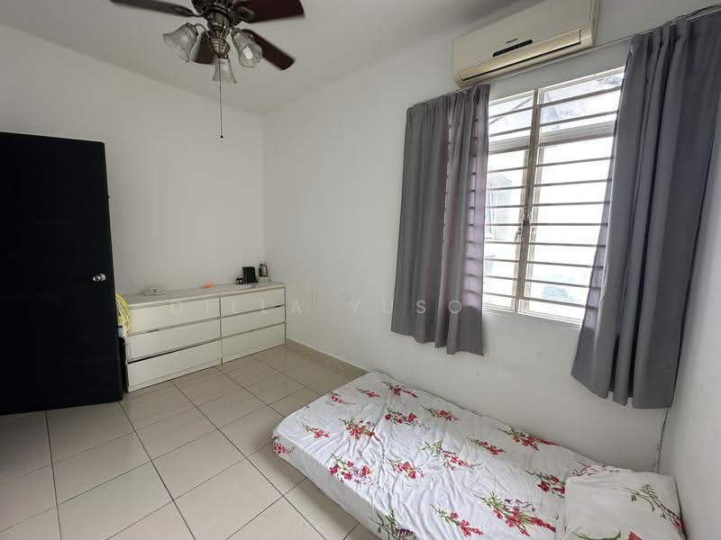 Condominium for Sale at Pearl Avenue - DILLA YUSOFF - Bedroom - PropertyGuru.com.my