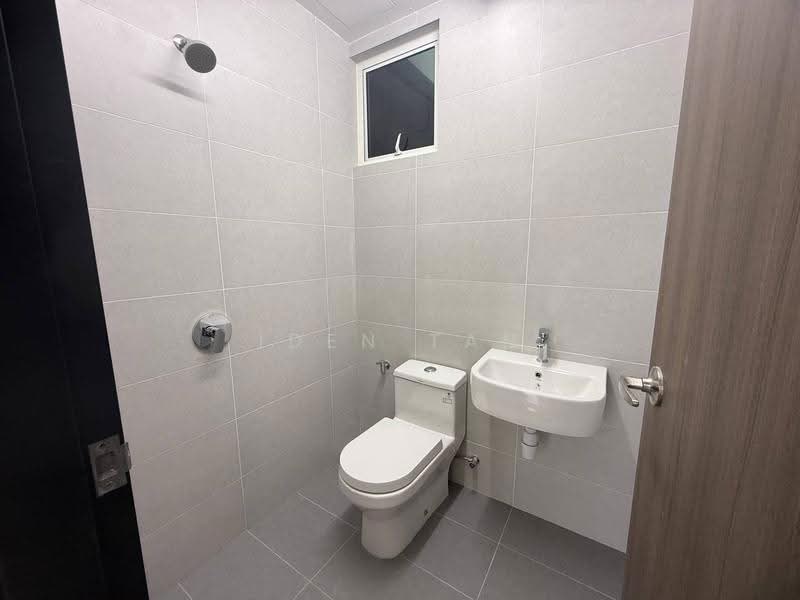 Kediaman Servis untuk Dijual di TRELLIS RESIDENCES - Iden Tan - Bathroom - PropertyGuru.com.my