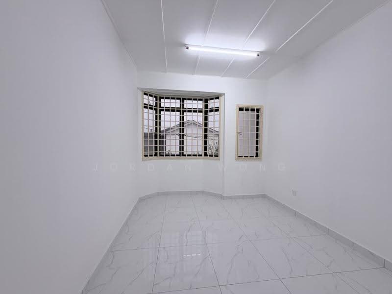 Rumah Teres 2-Tingkat untuk Dijual di Taman Tan Sri Yaacob (Johor Bahru) - Jordan Wong - Living Room - PropertyGuru.com.my