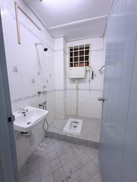 Rumah Teres 2-Tingkat untuk Dijual di Taman Tan Sri Yaacob (Johor Bahru) - Jordan Wong - Bathroom - PropertyGuru.com.my