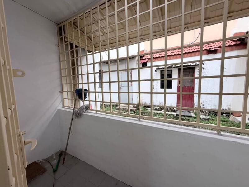 Rumah Teres 2-Tingkat untuk Dijual di Taman Tan Sri Yaacob (Johor Bahru) - Jordan Wong - Exterior - PropertyGuru.com.my