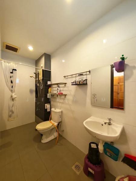 Link Bungalow for Sale in Taman Adda Heights (Tebrau) - Jeffrey Lim - Bathroom - PropertyGuru.com.my