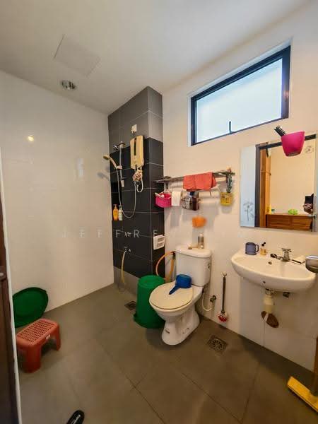 Link Bungalow for Sale in Taman Adda Heights (Tebrau) - Jeffrey Lim - Bathroom - PropertyGuru.com.my