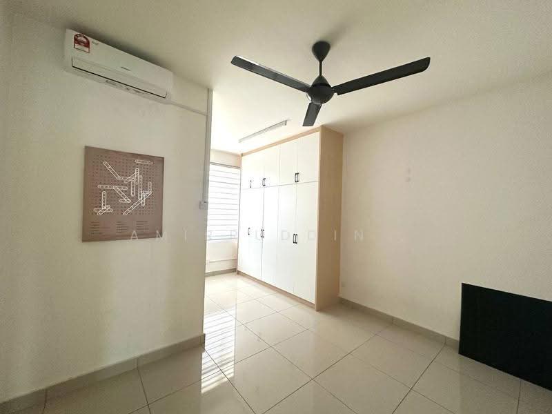 Rumah Bandar untuk Disewa di Bandar Saujana Putra (Tanjong Duabelas) - Amirruddin . - Bedroom - PropertyGuru.com.my