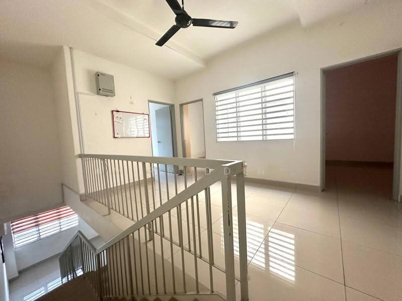 Rumah Bandar untuk Disewa di Bandar Saujana Putra (Tanjong Duabelas) - Amirruddin . - Corridor - PropertyGuru.com.my