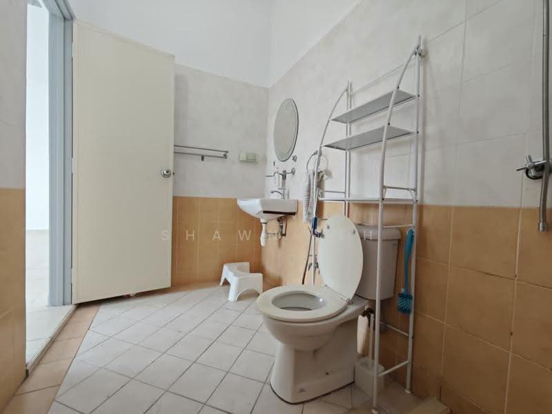 2-storey Terraced House for Sale in Taman Semabok Perdana (Semabok) - Shawn Teh - Bathroom - PropertyGuru.com.my