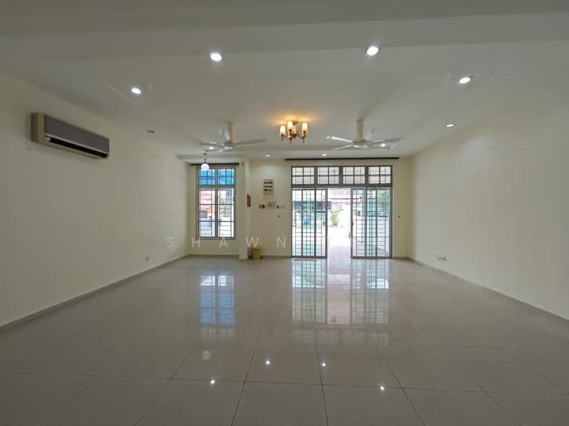 2-storey Terraced House for Sale in Taman Semabok Perdana (Semabok) - Shawn Teh - Living Room - PropertyGuru.com.my