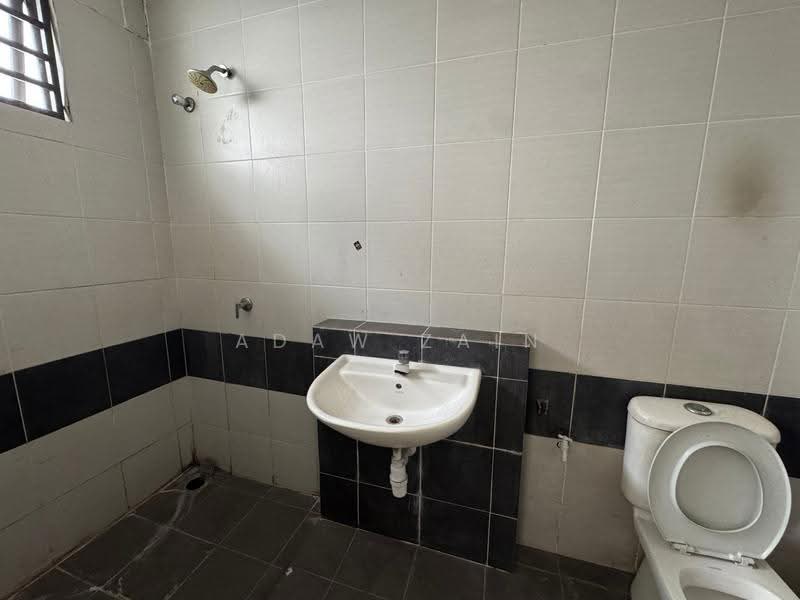 2-storey Terraced House for Sale in Taman Bayu Emas (Klang) - Adaw Zain - Bathroom - PropertyGuru.com.my