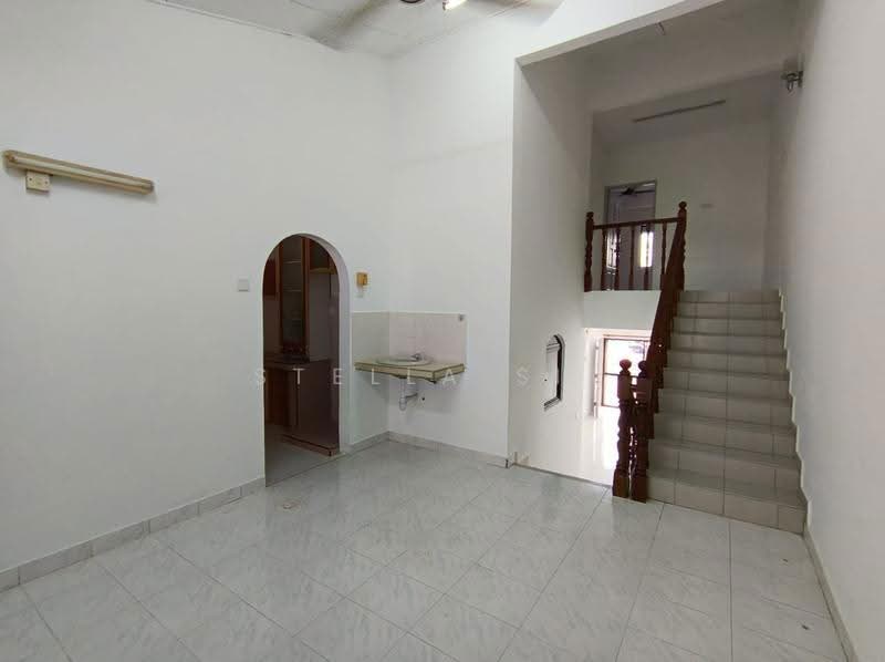 Rumah Teres 1.5-Tingkat untuk Disewa di Taman Bukit Maluri (Kepong) - Stella Sit - Kitchen - PropertyGuru.com.my