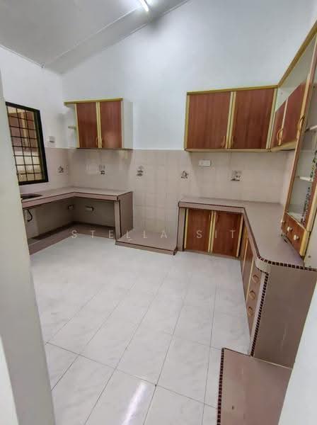 Rumah Teres 1.5-Tingkat untuk Disewa di Taman Bukit Maluri (Kepong) - Stella Sit - Kitchen - PropertyGuru.com.my