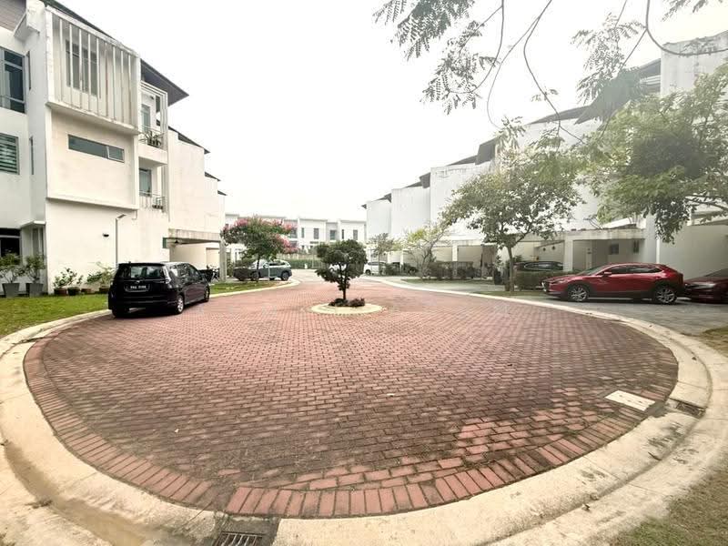 3-storey Terraced House for Sale in Cyberjaya (Selangor) - Akmal Adam - Exterior - PropertyGuru.com.my