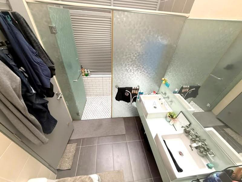 3-storey Terraced House for Sale in Cyberjaya (Selangor) - Akmal Adam - Bathroom - PropertyGuru.com.my