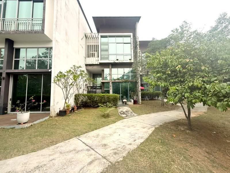 3-storey Terraced House for Sale in Cyberjaya (Selangor) - Akmal Adam - Exterior - PropertyGuru.com.my