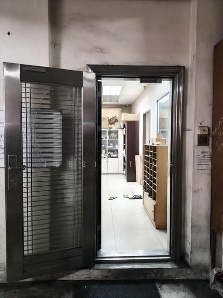 Warehouse for Sale in Kolombong (Kota Kinabalu) - Jessie Ting - Entrance - PropertyGuru.com.my