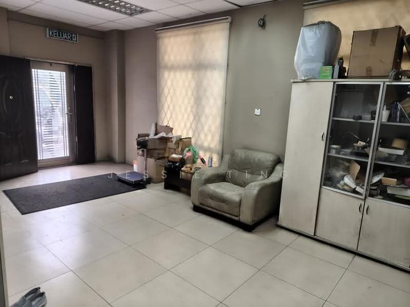 Warehouse for Sale in Kolombong (Kota Kinabalu) - Jessie Ting - Entrance - PropertyGuru.com.my