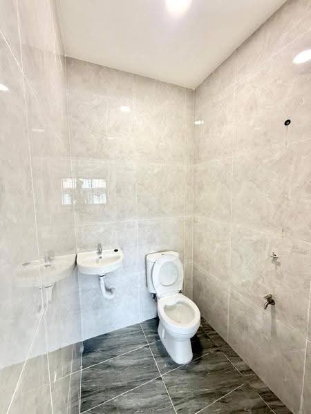 1-storey Terraced House for Sale in Johor Bahru (Johor) - Alen Tan - Bathroom - PropertyGuru.com.my