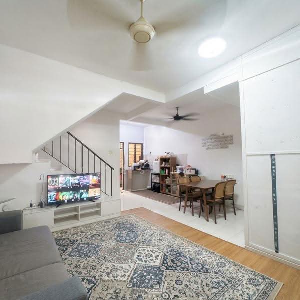 Rumah Teres 2-Tingkat untuk Dijual di Taman Nusantara Prima (Gelang Patah) - Howes Izan - Living Room - PropertyGuru.com.my