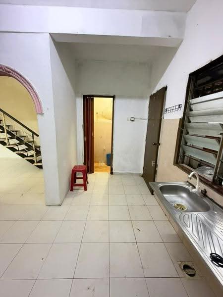 2-storey Terraced House for Sale in Taman Scientex Pasir Gudang (Pasir Gudang) - Melinda Ee - Kitchen - PropertyGuru.com.my