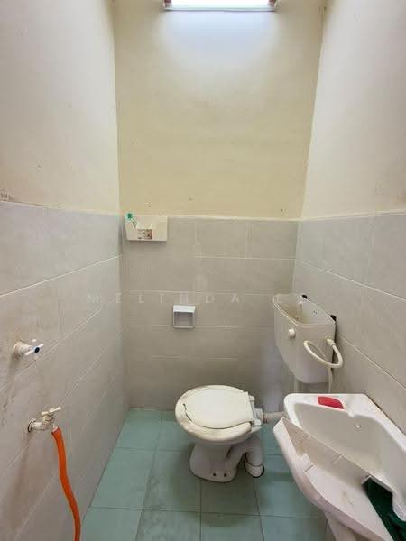 2-storey Terraced House for Sale in Taman Scientex Pasir Gudang (Pasir Gudang) - Melinda Ee - Bathroom - PropertyGuru.com.my