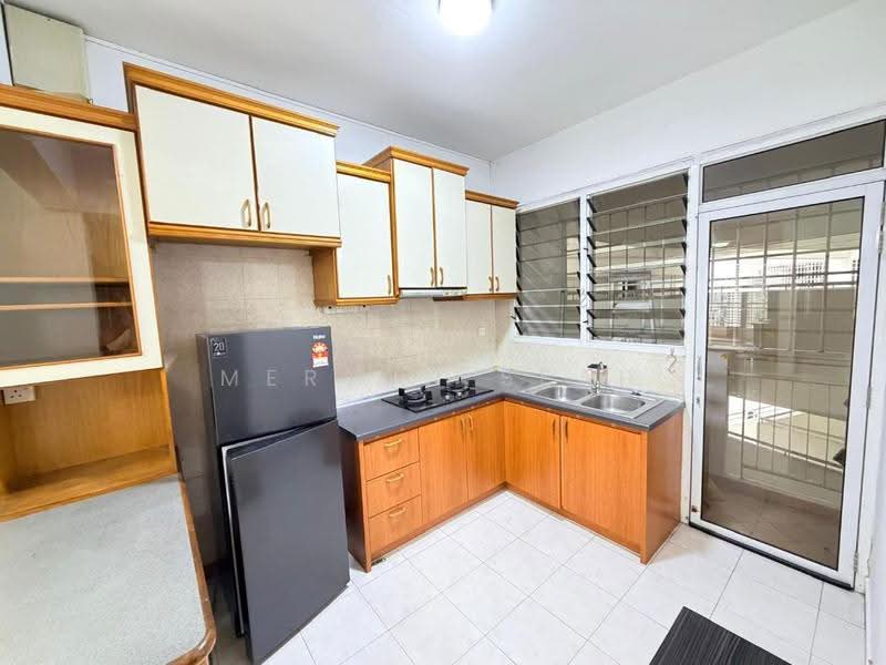 Kondominium untuk Dijual di Gurney Park Condominium - Mervyn Seah - Kitchen - PropertyGuru.com.my