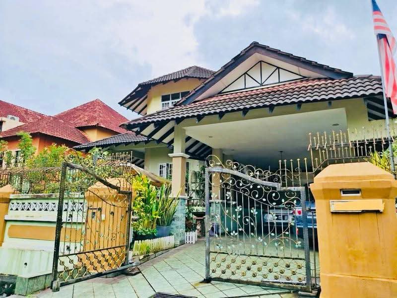 Bungalow House for Sale in Gombak (Selangor) - Lyna Kamil - PropertyGuru.com.my
