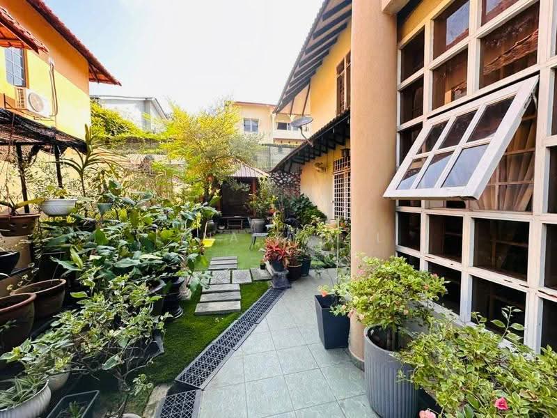 Bungalow House for Sale in Gombak (Selangor) - Lyna Kamil - PropertyGuru.com.my