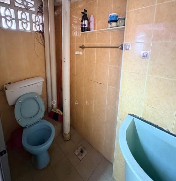 Rumah Flat untuk Disewa di Kampung Melayu - Chan YB - Bathroom - PropertyGuru.com.my