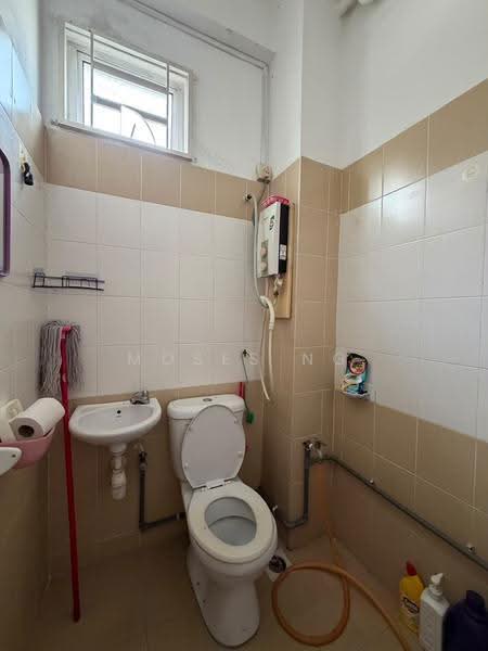 2-storey Terraced House for Rent in Taman Sentral (Butterworth) - Moses Ng - Bathroom - PropertyGuru.com.my