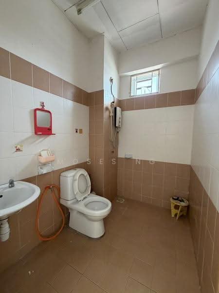 2-storey Terraced House for Rent in Taman Sentral (Butterworth) - Moses Ng - Bathroom - PropertyGuru.com.my