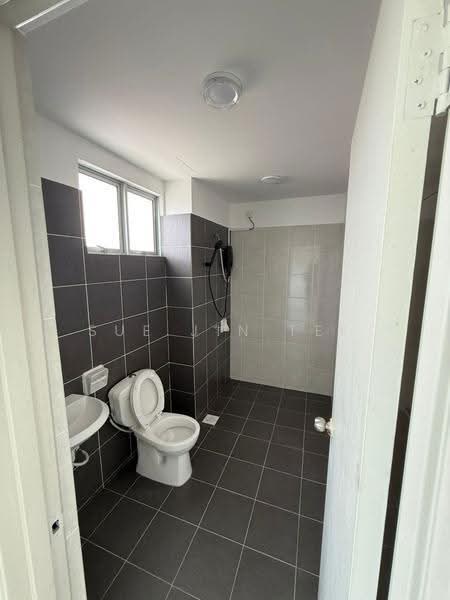 Service Residence for Rent at Residensi Taman Pelangi Indah - Sue Jin Tee - Bathroom - PropertyGuru.com.my