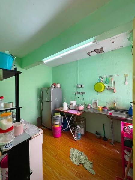 Rumah Flat untuk Dijual di Stulang Laut - Jordan Wong - Kitchen - PropertyGuru.com.my