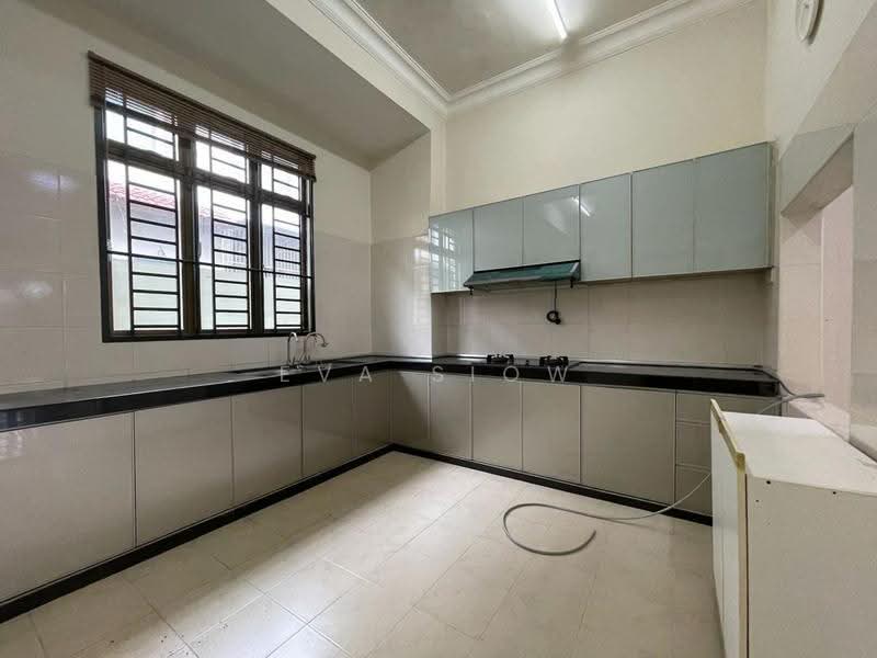 Rumah Teres 2-Tingkat untuk Disewa di Taman Damansara Aliff (Tampoi) - Eva Siow - Kitchen - PropertyGuru.com.my