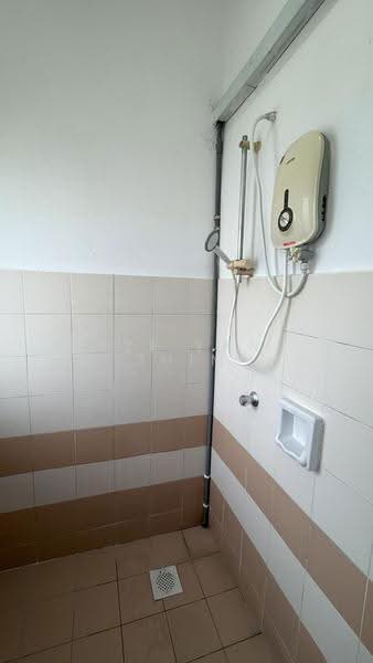 Kondominium untuk Disewa di Residensi Laguna (Sunway Belvedere) - Sze Yan Shim - Bathroom - PropertyGuru.com.my
