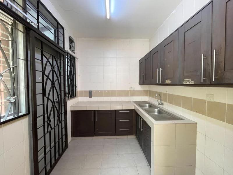 Semi-Detached House for Rent in Presint 15 (Putrajaya) - Amirruddin . - Kitchen - PropertyGuru.com.my