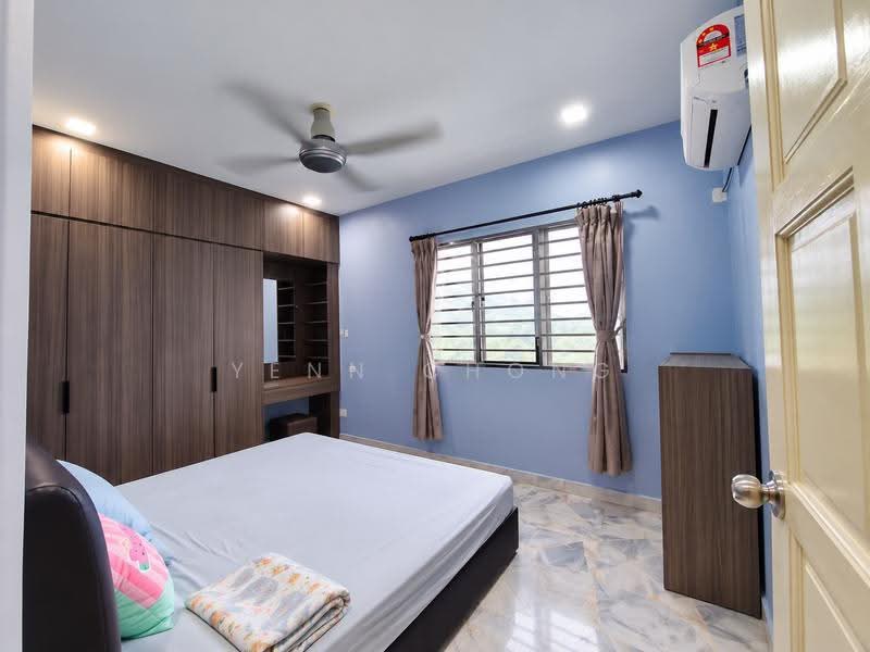 Rumah Flat untuk Dijual di Salak South Garden (Taman Salak Selatan) - Yenn Chong - Bedroom - PropertyGuru.com.my