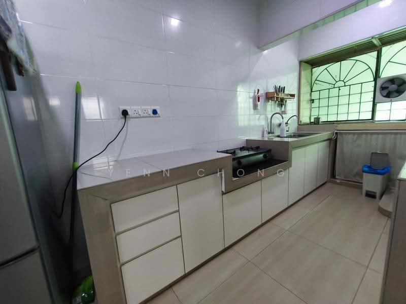 Rumah Flat untuk Dijual di Salak South Garden (Taman Salak Selatan) - Yenn Chong - Kitchen - PropertyGuru.com.my