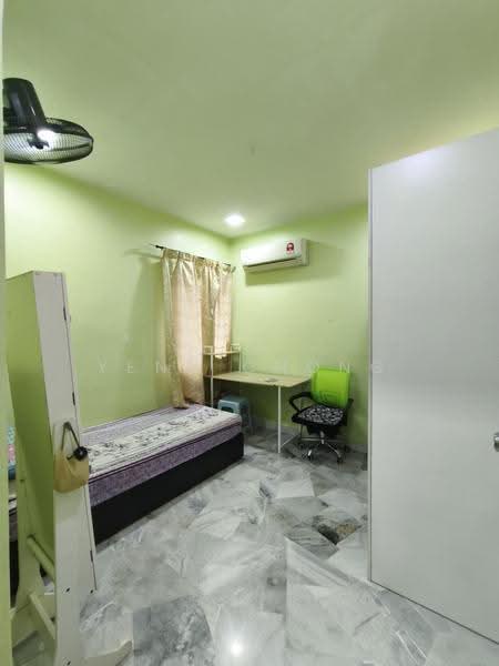 Rumah Flat untuk Dijual di Salak South Garden (Taman Salak Selatan) - Yenn Chong - Bedroom - PropertyGuru.com.my