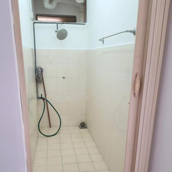 Flat for Sale at Taman Bayu Mutiara - Ann Khor - Bathroom - PropertyGuru.com.my
