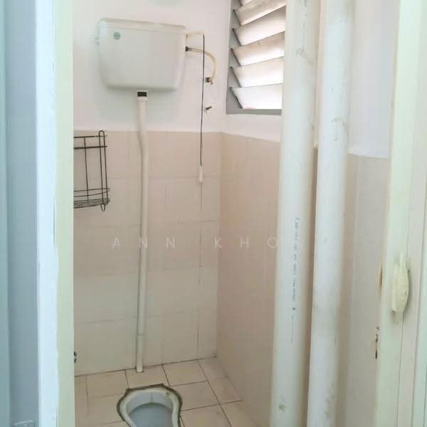 Flat for Sale at Taman Bayu Mutiara - Ann Khor - Bathroom - PropertyGuru.com.my