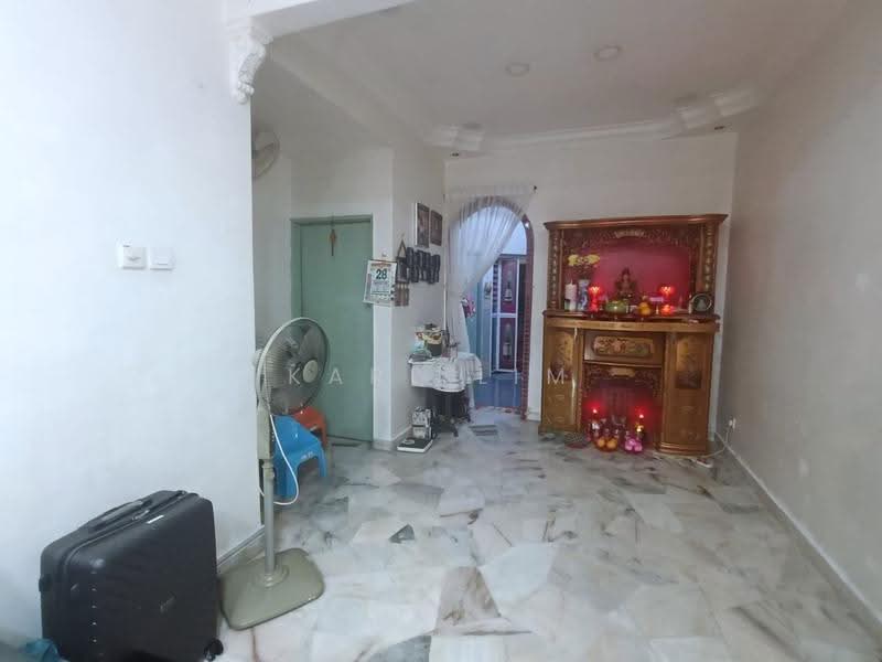 1-storey Terraced House for Sale in Taman Desa Jaya (Johor Bahru) - Karl Lim - Living Room - PropertyGuru.com.my