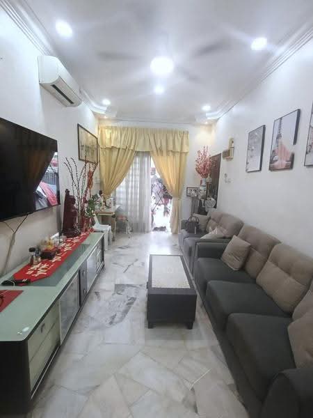 1-storey Terraced House for Sale in Taman Desa Jaya (Johor Bahru) - Karl Lim - Living Room - PropertyGuru.com.my