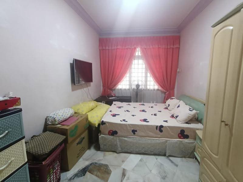 1-storey Terraced House for Sale in Taman Desa Jaya (Johor Bahru) - Karl Lim - Bedroom - PropertyGuru.com.my