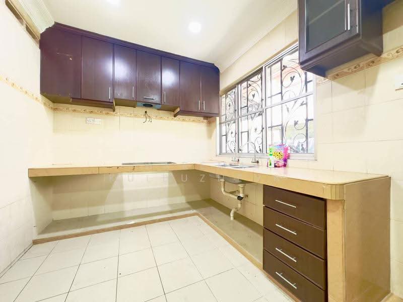 Rumah Teres 2-Tingkat untuk Dijual di Taman Pinggiran Usj (Subang Jaya) - Zarema Kulbuzheva - Kitchen - PropertyGuru.com.my