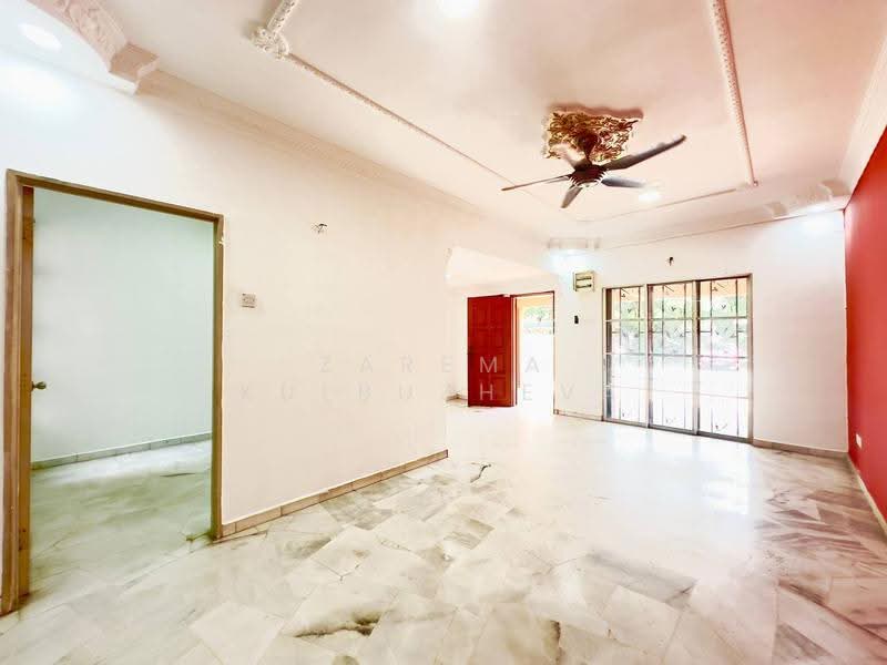 Rumah Teres 2-Tingkat untuk Dijual di Taman Pinggiran Usj (Subang Jaya) - Zarema Kulbuzheva - Living Room - PropertyGuru.com.my