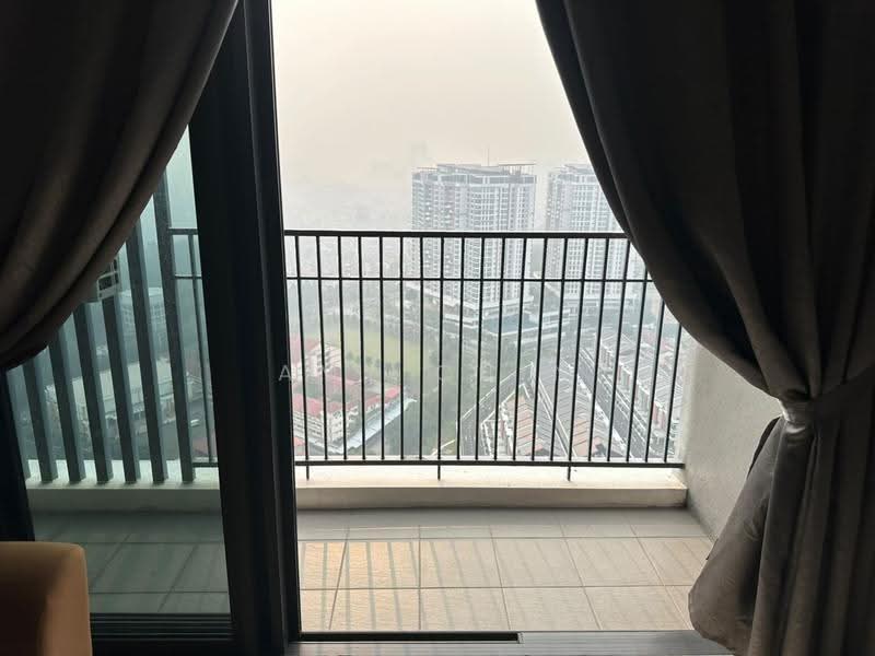 Kediaman Servis untuk Disewa di Aster Green - Amy Chin - Balcony - PropertyGuru.com.my
