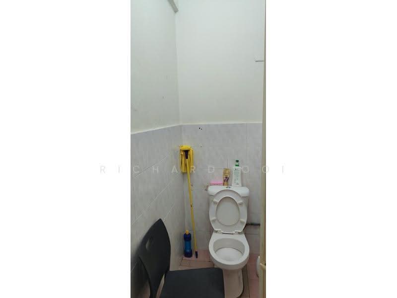 Rumah Teres untuk Disewa di SS3 (Petaling Jaya) - Richard Ooi - Bathroom - PropertyGuru.com.my