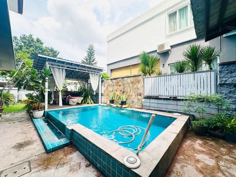 Bungalow House for Sale in Kota Kemuning (Shah Alam) - Ashraff Daniel - Exterior - PropertyGuru.com.my
