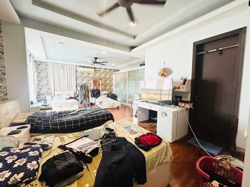 Bungalow House for Sale in Kota Kemuning (Shah Alam) - Ashraff Daniel - Bedroom - PropertyGuru.com.my