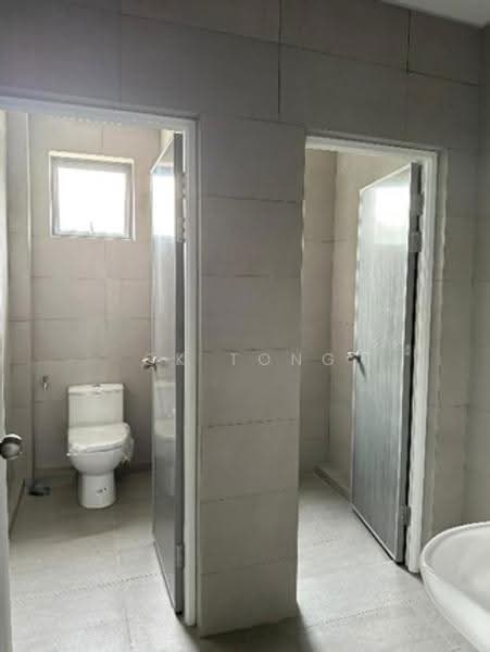 Warehouse for Sale in Telok Panglima Garang (Jenjarom) - CK Tong - Bathroom - PropertyGuru.com.my