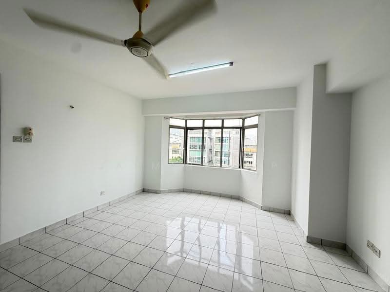 Kondominium untuk Disewa di Kelana Puteri - Jasmine Yap - Living Room - PropertyGuru.com.my
